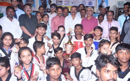 कानपुर न्यूज़: 21वा ओपन नेशनल ताइक्वांडो चैंपियनशिप पुरस्कार वितरण।