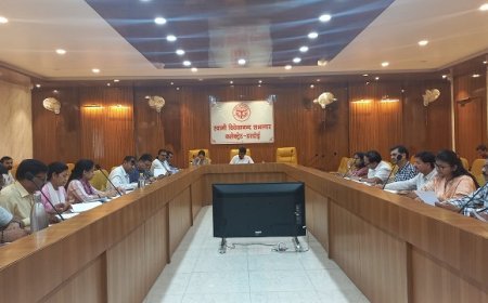 हरदोई न्यूज़: जिलाधिकारी ने की ग्राम्य विकास एवं पंचायती राज विभाग की समीक्षा।