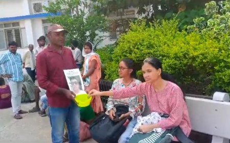 मध्यप्रदेश  न्यूज़: रिश्वत खोर डॉ की फ़ोटो दिखाकर पीड़ित युवक ने जिला अस्पताल में मांगी भीख।