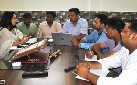 देवबंद न्यूज़: मंडल कार्यक्रम प्रबंधक ने सभी जिला कार्यक्रम प्रबंधकों के साथ की बैठक।