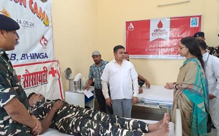 श्रावस्ती न्यूज़: जिलाधिकारी ने एस0एस0बी0 कैम्प में रक्तदान शिविर का फीता काटकर किया शुभारम्भ।