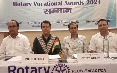 मसूरी में रॉटरी मसूरी सर्विस ट्रस्ट द्वारा राटरी वोकेशनल अवार्ड  के तहत मसूरी के 19 विभागों के 24 लोगों को किया सम्मानित।