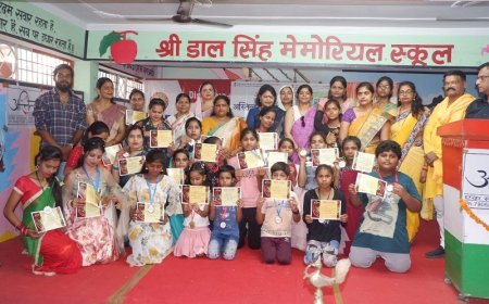 अस्तित्व फाउंडेशन द्वारा आयोजित 15 दिवसीय समर कैंप का पुरस्कार वितरण के साथ हुआ समापन।