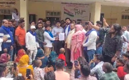 दोषियों पर कडी कारवाई को लेकर भीम आर्मी ने किया देवबंद एसडीएम कोर्ट मे प्रदर्शन।