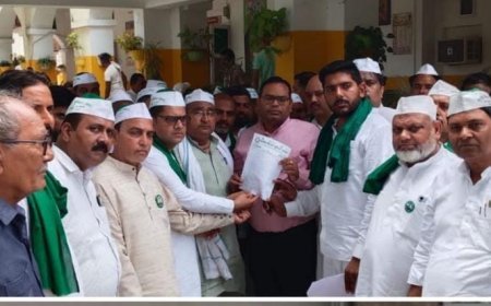 सहारनपुर न्यूज़: किसानों की समस्याओं के समाधान को डीएम को सौंपा ज्ञापन।