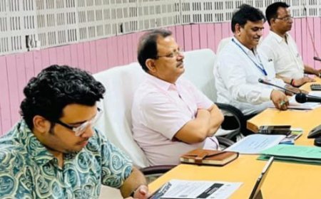 बलिया न्यूज़: जिलाधिकारी ने की जिला स्वास्थ्य समिति   समीक्षा।