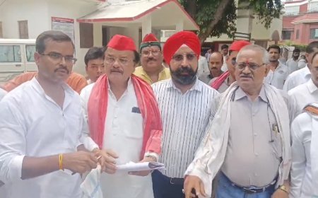 कानपुर न्यूज़:  सपा मुखिया के खिलाफ अपशब्द कहे जाने पर सपाईयों में रोष, कानपुर पुलिस कमिश्नरेट कार्यालय पहुंचकर बीजेपी नेता के खिलाफ ज्ञापन सौंपा।