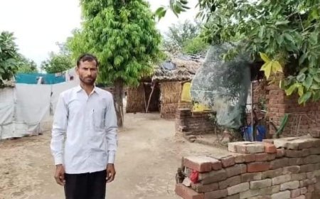 शाहजहाँपुर न्यूज़: बंडा में पन्नी डालकर झुग्गी झोपड़ी में रहने को मजबूर।