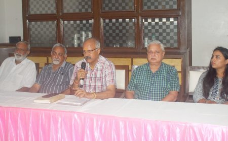 आगरा न्यूज़: पोएट्री इन मोशन और साहित्यिक सोविनियर शॉप और कियोस्क - इन आगरा मेट्रो का अनुरोध।                                          