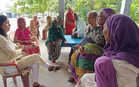 मऊ न्यूज़: ज्योतिर्माराय पाठक वृद्धाश्रम में जाकर वृद्ध जनों से जाना उनका दर्द।