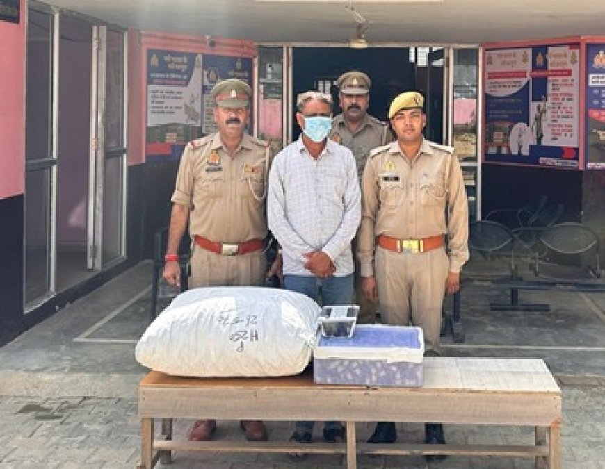 हापुड़ न्यूज़: नामी कंपनियों की नकली शराब बनाने वाले गिरोह का फरार सदस्य गिरफ्तार।