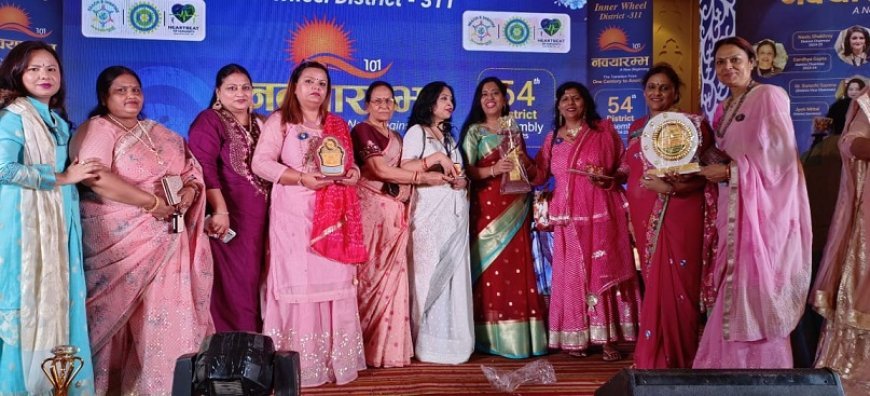 इनर व्हील क्लब हरदोई डी ओ डी को डिस्ट्रिक्ट असेंबली आगरा में डायमंड क्लब अवॉर्ड से नवाजा गया।