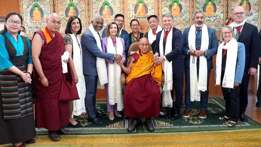 भारत में दलाई लामा से मिले अमेरिकी सांसद तो भड़का चीन, तिब्बती धर्म गुरु क्यों बने हुए हैं 'ड्रैगन' की दुखती रग ?