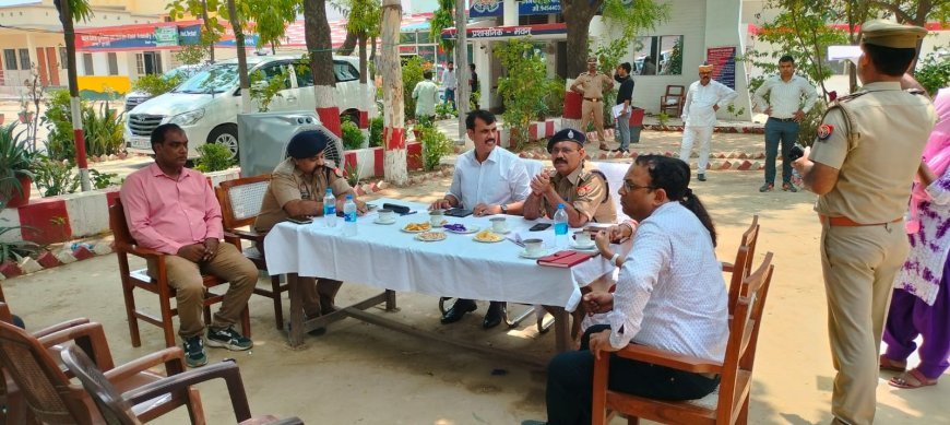 हरदोई न्यूज़: प्रदेश सरकार की मंशा है कि पीड़ित को न्याय और गरीबों को हक दिलायेः-डीएम