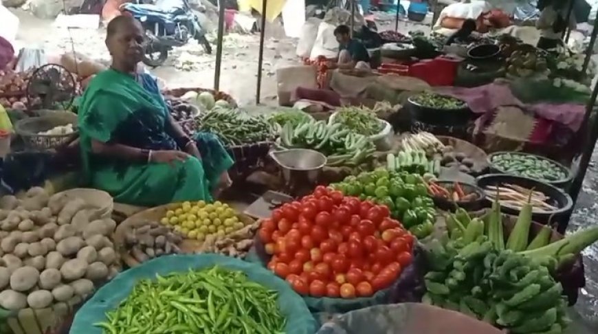 सम्भल न्यूज़: सब्ज़ियों के बढ़े दाम से बिगड़ा रसोई का बजट।