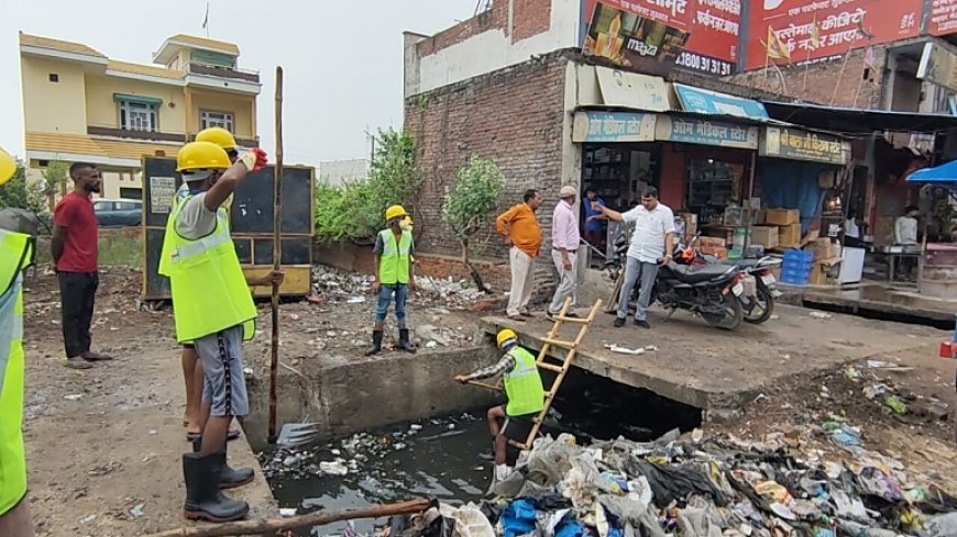 शाहजहांपुर न्यूज़: नगर विकास मंत्री ने समस्त नगर निगमों को 72 घंटे में नाले और नालियों की सफाई का फरमान किया जारी।