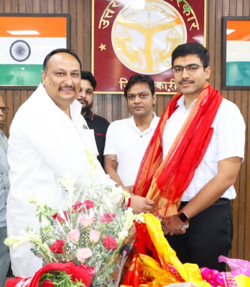 देवबंद न्यूज़: उत्तर प्रदेश लघु उद्योग व्यापार मंडल के प्रतिनिधिमंडल ने नव आगंतुक जिलाधिकारी से की भेंट।