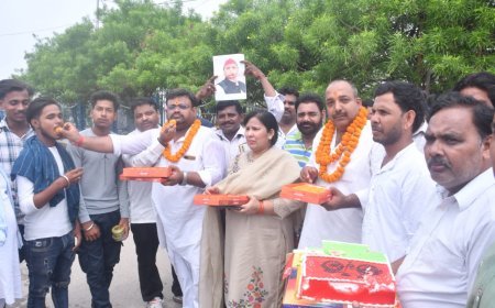 कानपुर न्यूज़: सपा सुप्रीमो अखिलेश यादव के जन्मदिन पर गंगा बैराज पर पौधारोपण,  राहगीरों को किया मिष्ठान वितरण। 