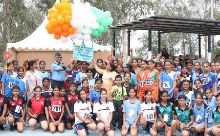 आगरा न्यूज़: केंद्रीय विद्यालय संगठन की 53 वीं संभाग स्तरीय खेलकूद प्रतियोगिताओं का शुभारंभ।