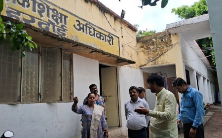 हरदोई न्यूज़: ऑफिस में गंदगी देख कर बीएसए ने दिखाए तेवर कहा...ऑफिस के इधर-उधर टहलते न दिखे टीचर। 