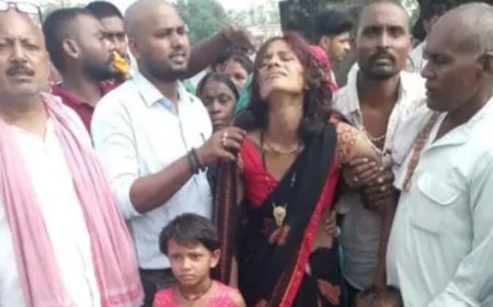 गाजीपुर न्यूज़: रामपुर में शौच के दौरान आकाशीय बिजली गिरने से मजदूर की जिंदा जलकर दर्दनाक मौत, मचा कोहराम। 