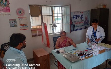 गाजीपुर न्यूज़: अपर निदेशक स्वास्थ मंजुला सिंह ने ग्रामीण अंचलों में परखा स्वास्थ सेवा। 