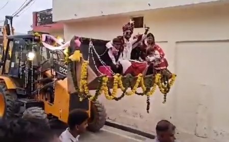 UP CM योगी आदित्यनाथ के जबरा फैन ने बुलडोजर पर निकाली बारात...