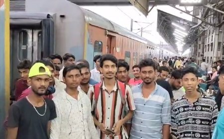 कानपुर न्यूज़: ट्रेन के एसी कोच में निकला साँप, मचा हड़कंप।