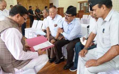 देहरादून न्यूज़: मुख्यमंत्री धामी ने प्रदेश भर से आई जनता की समस्याओं का सुनकर किया निस्तारण। 