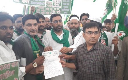 सहारनपुर न्यूज़: देश व प्रदेश में हो रही मॉबलिंचिंग व अन्य शिकायतो को लेकर ए आई एम आई एम कार्यकर्ताओं ने कलेक्ट्रेट में धरना प्रदर्शन।