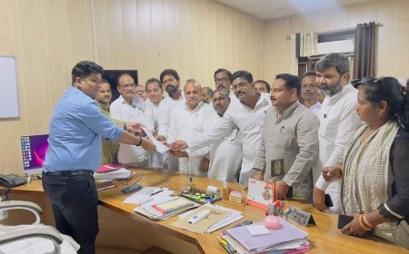 शाहजहापुर न्यूज़: कांग्रेसियों ने विभिन्न मांगों को लेकर एडीएम को ज्ञापन सौंपा। 