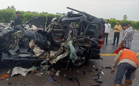 एक्सीडेंट- लखनऊ-आगरा एक्सप्रेस-वे पर दर्दनाक हादसा, 5 की मौत