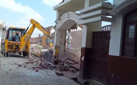 मैनपुरी न्यूज़। सपा नेता के रिसॉर्ट पर चला योगी का 'बुलडोजर', तालाब की जमीन पर किया था कब्जा। 