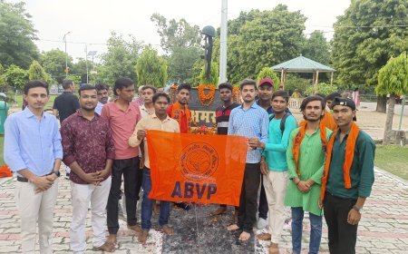 हरदोई: अ.भा.वि.प. कार्यकर्ताओं ने अमर शहीदों की दी श्रद्धांजलि