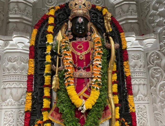 Ayodhya: रामनवमी पर अयोध्या में रामलला का दिव्य सूर्य तिलक, दो दिन में 35 लाख श्रद्धालु पहुंचे रामनगरी, चौतरफा गूंज रहा जय श्रीराम। 