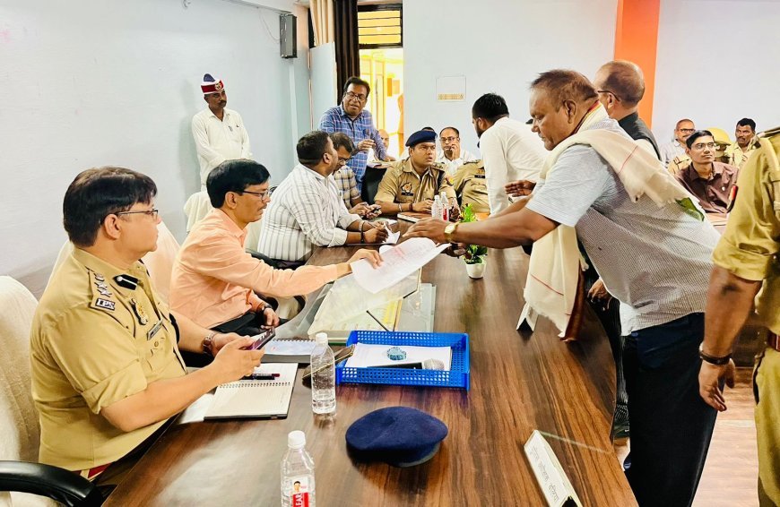 बलिया न्यूज़: गुणवत्तापरक व समयान्तर्गत हो जनसमस्याओं का निस्तारणः जिलाधिकारी