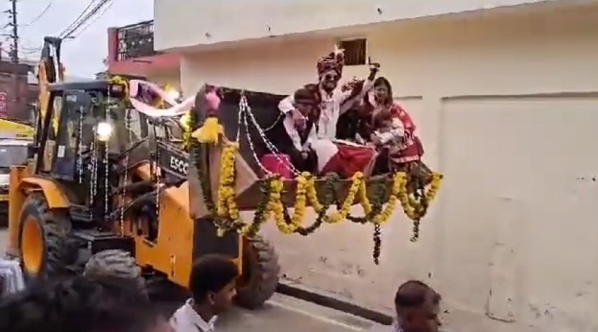 UP CM योगी आदित्यनाथ के जबरा फैन ने बुलडोजर पर निकाली बारात...