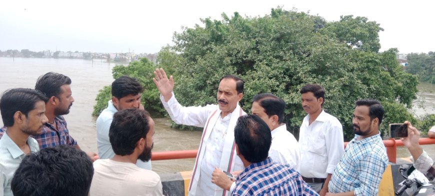 शाहजहांपुर न्यूज़: बाढ़ से जो नुकसान हुआ उसका मुआवजा ज्यादा से ज्यादा दिया जाए : तनवीर खान