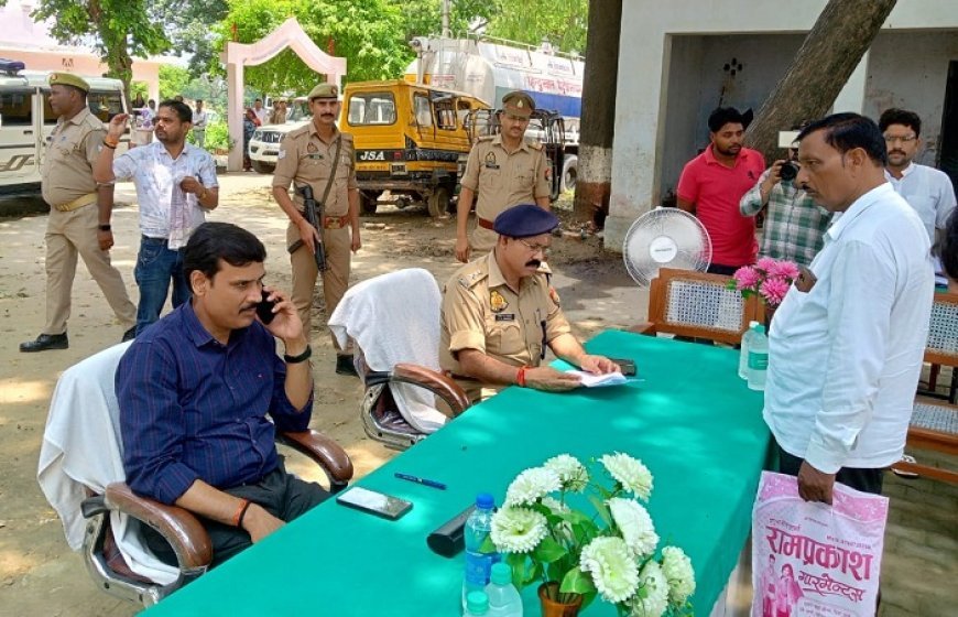 हरदोई न्यूज़: समस्याओं के समाधान के लिए रणनीति बनाकर उन्हें दूर करें:- जिलाधिकारी