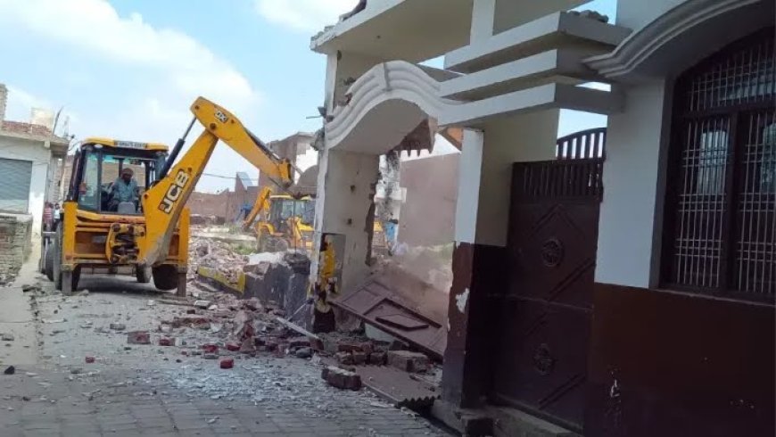 मैनपुरी न्यूज़। सपा नेता के रिसॉर्ट पर चला योगी का 'बुलडोजर', तालाब की जमीन पर किया था कब्जा। 