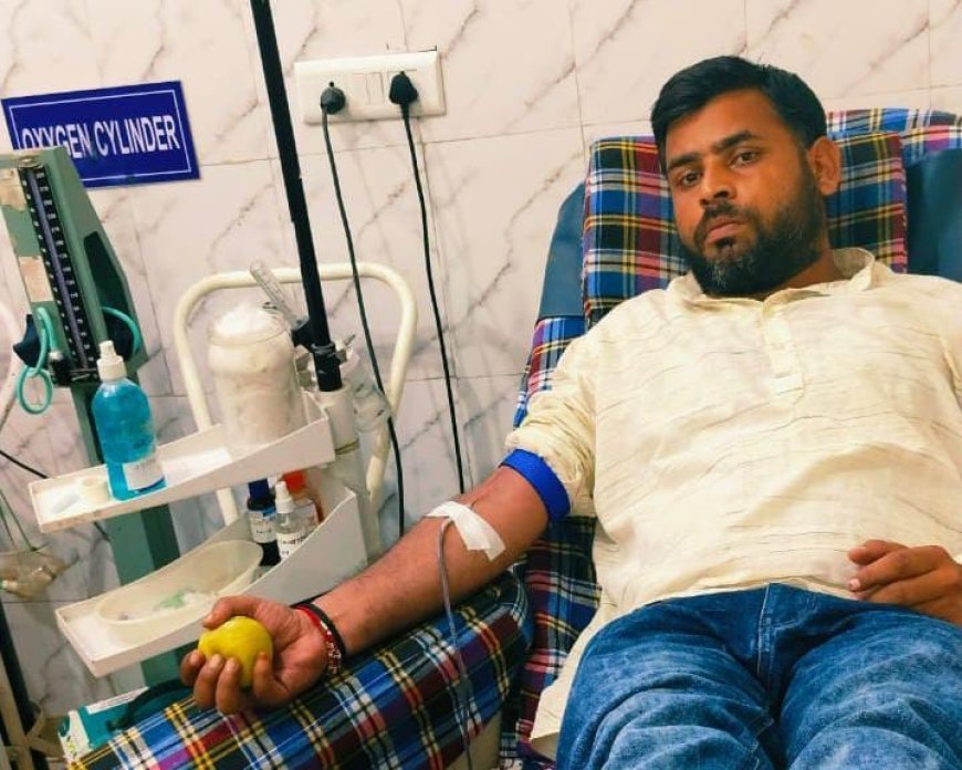 सम्भल न्यूज़: खून देकर हिन्दू मुस्लिम एकता की पेश की मिसाल। 