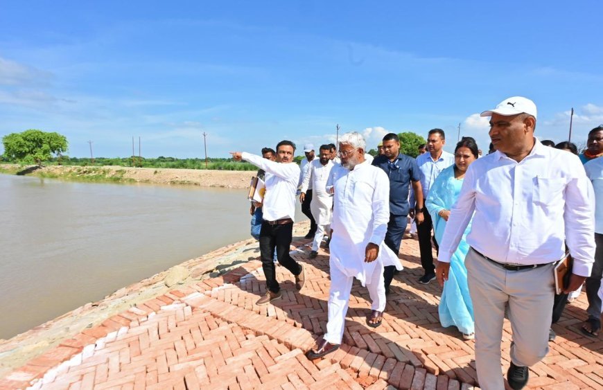 बलिया न्यूज़: जलशक्ति मंत्री ने सरयू किनारे हुए कटानरोधी कार्यों का किया निरीक्षण। 