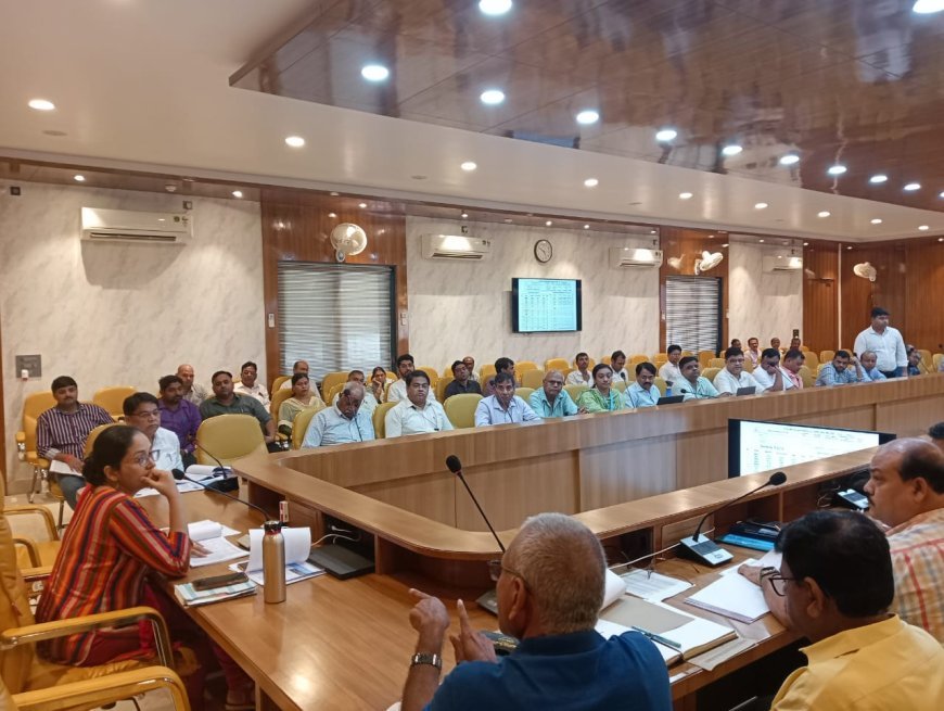 हरदोई: जिला स्वास्थ्य समिति के शासी निकाय की बैठक संपन्न, सीडीओ ने कई निर्देश दिए