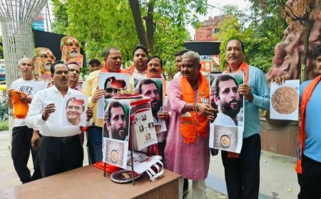 वाराणसी न्यूज़: राहुल गांधी के बयान पर भड़के भाजपा कार्यकर्ताओं ने किया विरोध प्रदर्शन। 