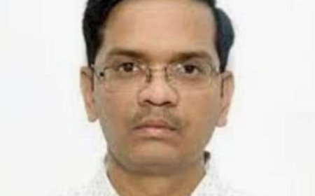 बलियाः जिलाधिकारी के औैचक निरीक्षण में 21 कर्मी मिले गैरहाजिर