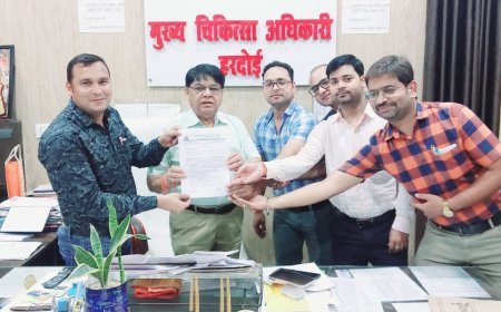 हरदोई: विभिन्न मांगों को लेकर CMO को सौपा मांगपत्र
