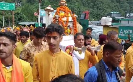 मसूरी में 15 वां श्रीमद् भागवत कथा ज्ञान यज्ञ कथा का शुभारंभ, महिलाओं ने निकाली कलश यात्रा।