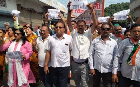 बिजनौर न्यूज़: सनातन धर्म महासभा द्वारा बांग्लादेश में हिंदुओं की हत्या  व अत्याचार को लेकर किया गया महा रैली का आयोजन। 