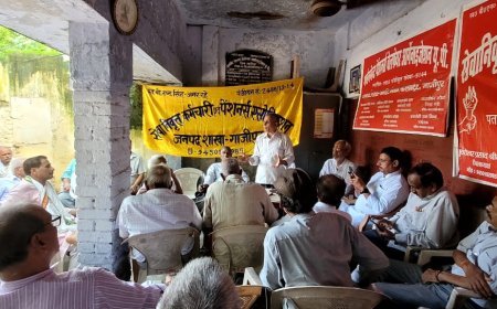 ग़ाज़ीपुर सेवा निवृत कर्मचारी ऐशो की मासिक बैठक में द्विवार्षिक अधिवेशन की तैयारी शुरू।