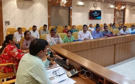 हरदोई न्यूज़: शहीदों के नाम पर होगा सड़कों का नामकरणः- जिलाधिकारी